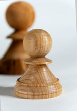 Carica l'immagine nel visualizzatore di Gallery, "Sopravvissuti" - Pedoni numerati in legno di Orniello, Melo e Ciliegio (in mostra)